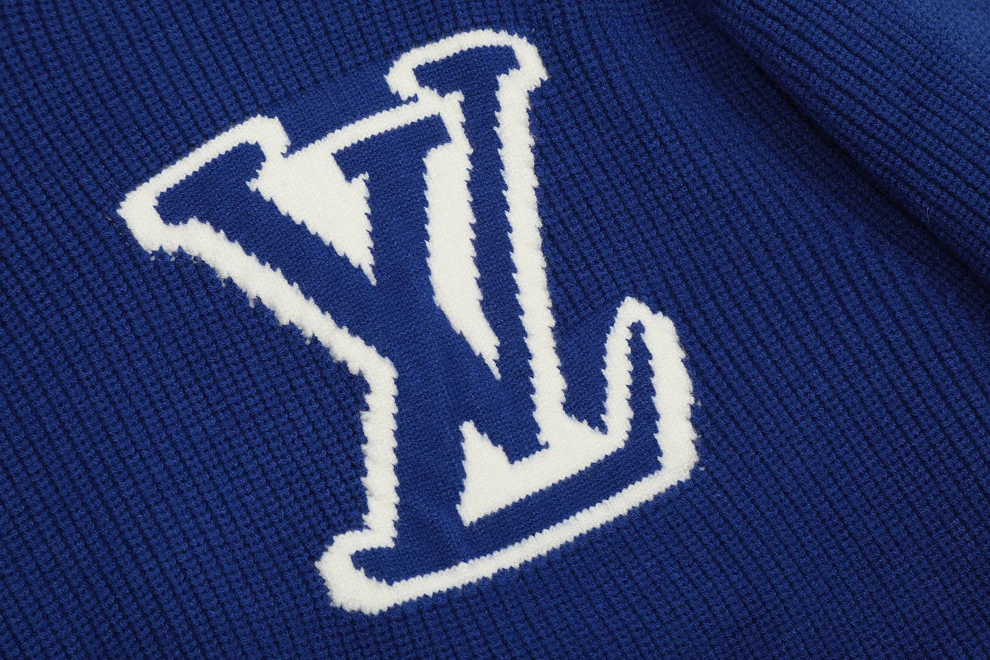 "LV"