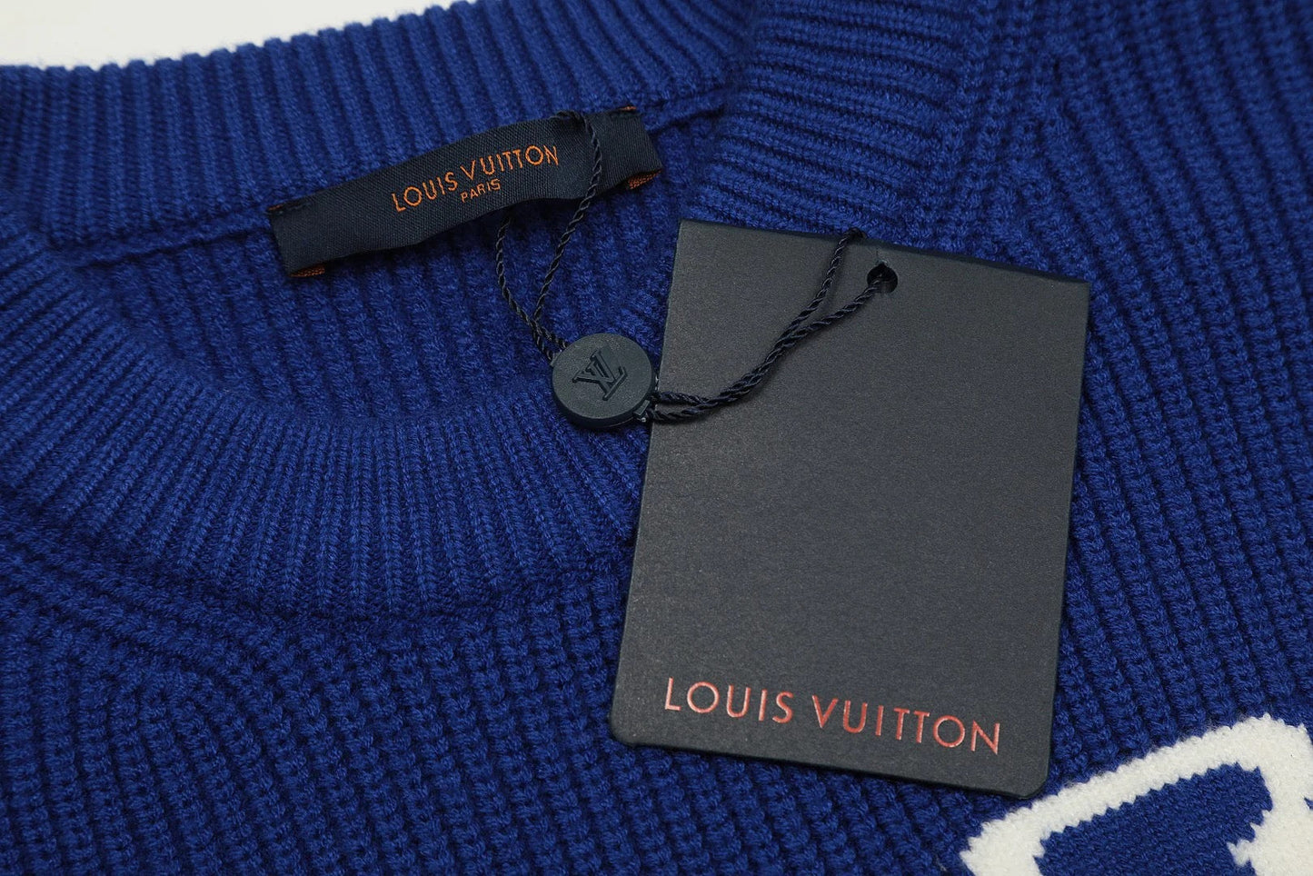 "LV"