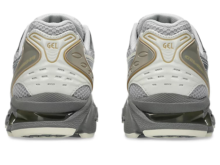 "GEL KAYANO 14"
